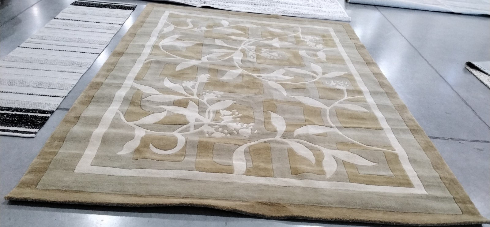 ASSORTED 7′-6″ X 9′-6″ Back Stain Rug, Reduced Price 1172754295 RD874A-8