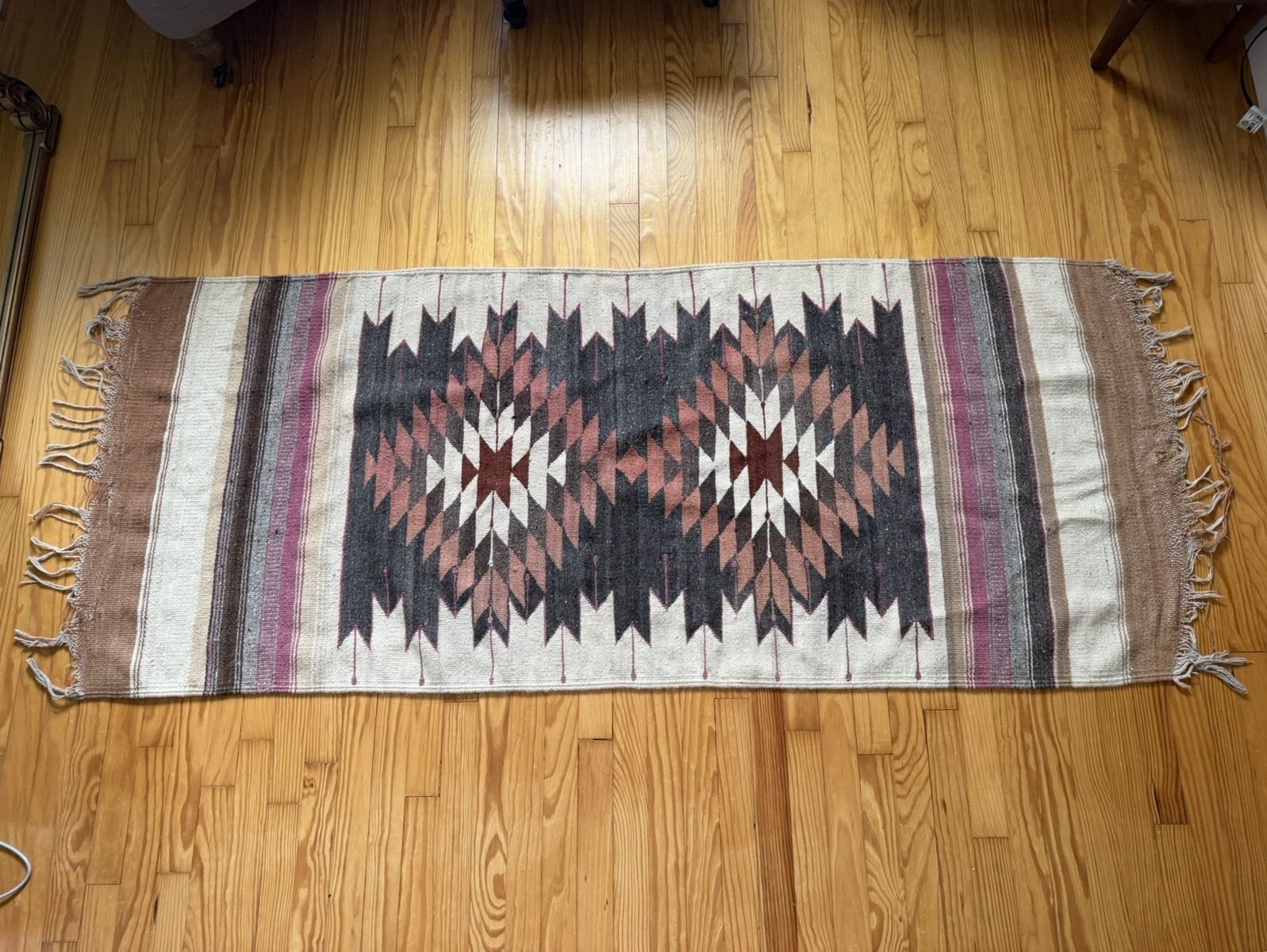 Vintage Southwestern Style Mexican Wool Runner Rug – Serrated Diamond 6’ x 2.5’