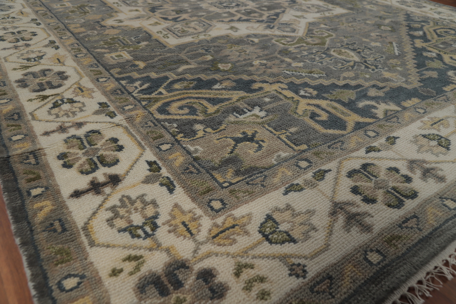 Elegant Handwoven Oushak Indian Rug Living Room Carpet 8×10 ft