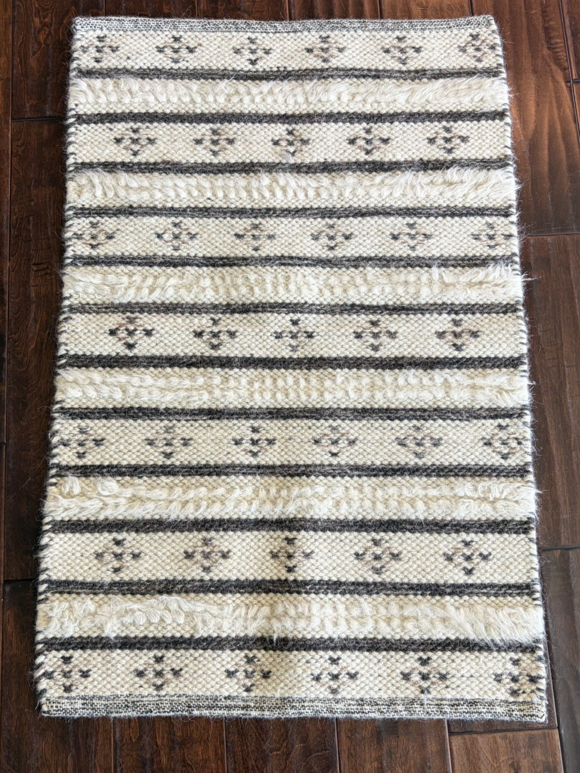 Handwoven Wool Textured Pattern Rug Natural Boho Decor Carpet Wall Hanging 3 x 2