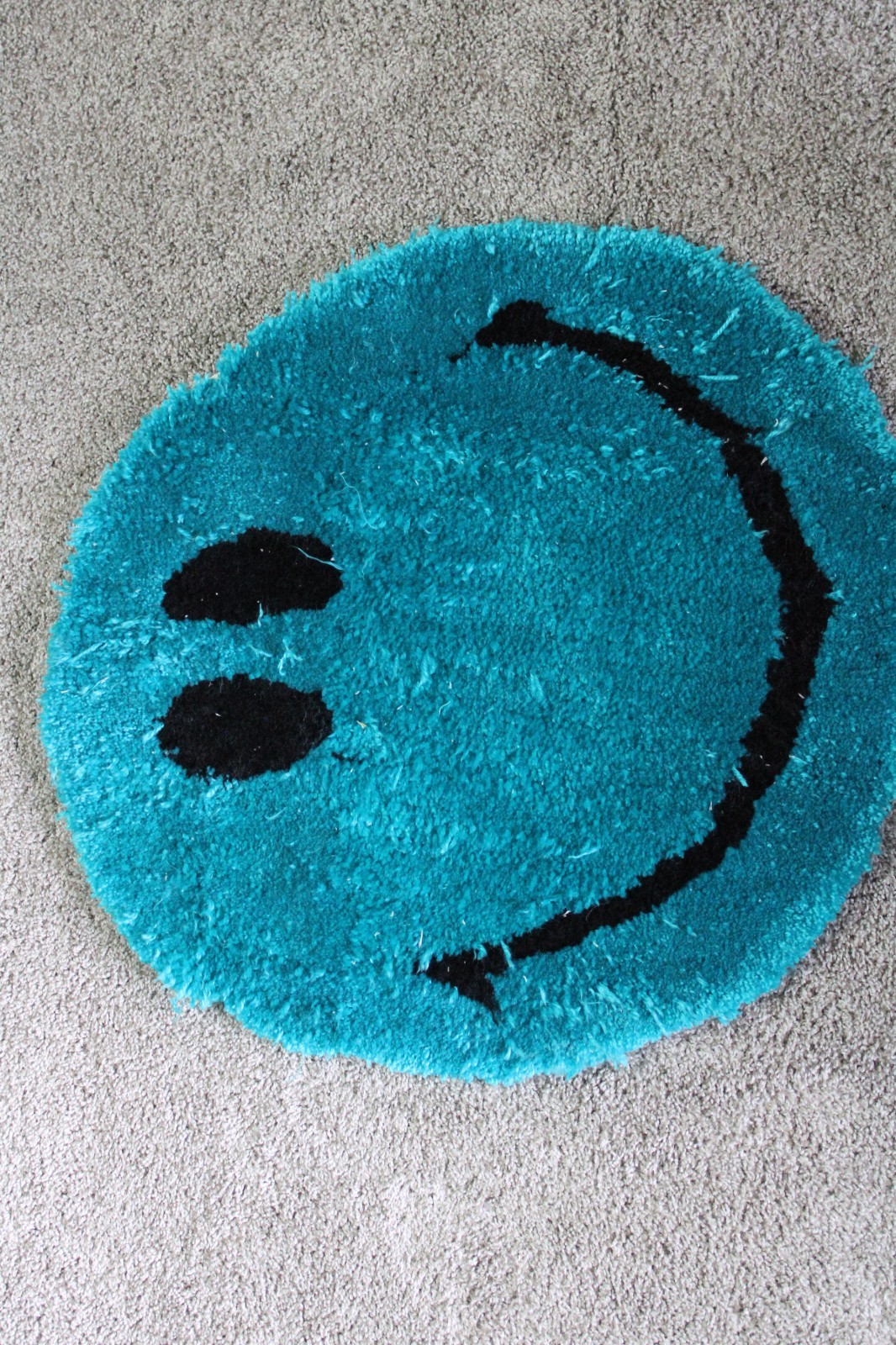 Hand Tufted Smiling Rug 25X27 Teal Black