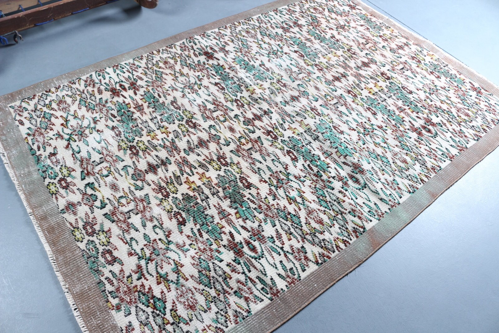 Vintage Rug 5×7,5 ft (152×228 cm), White Oriental Turkish Rug