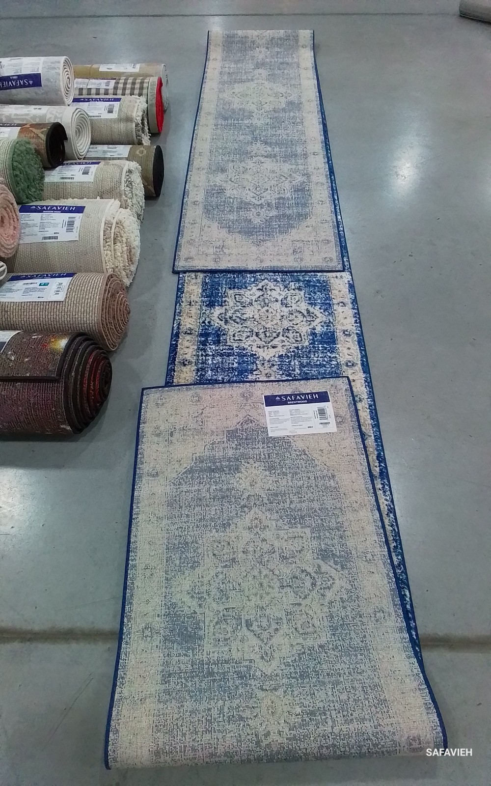 IVORY / NAVY 2′-0″ x 22′-0″ Flaw in Rug, Reduced Price 1172783503 BNT865A-222