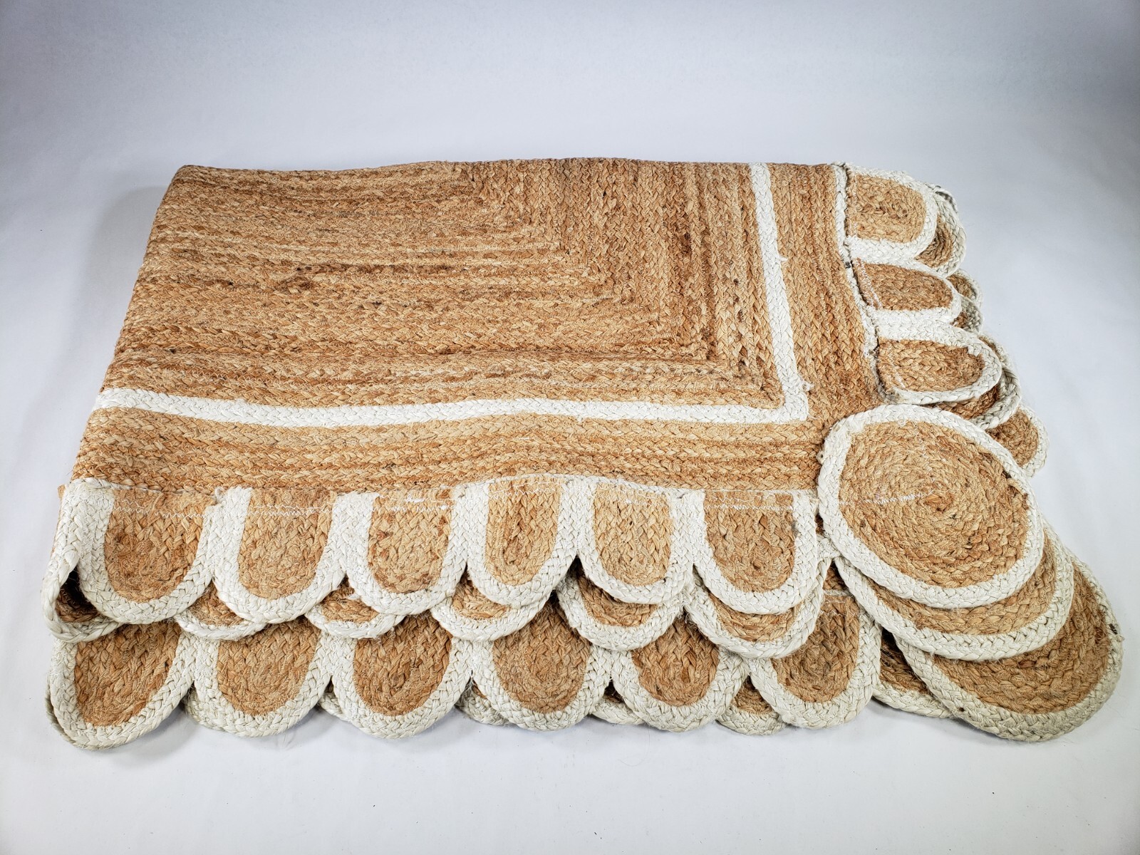 Scallop Pattern Jute Bohemian Area Rug (Off White, 4′ x 6′)