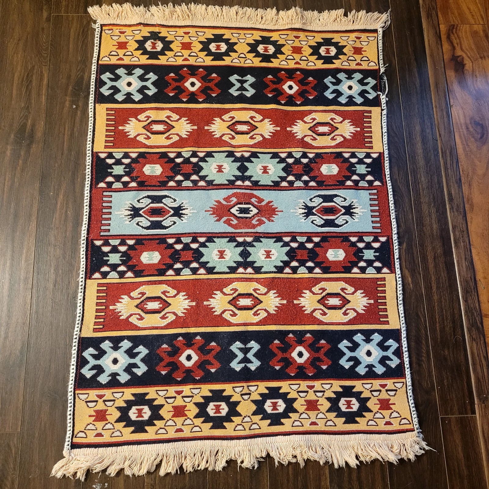 Woven Kilim Rug 2’6″ x 3’6″