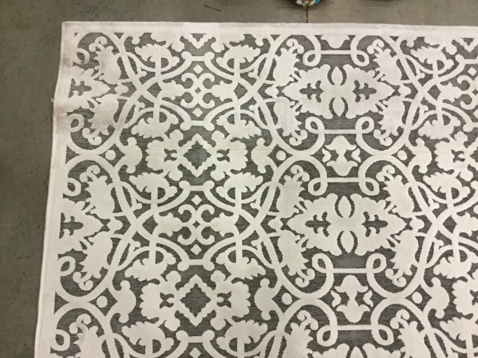 IVORY / DARK GREY 5′ X 7′-5″ Stained Rug, Reduced Price 1172653382 PARB636C-5