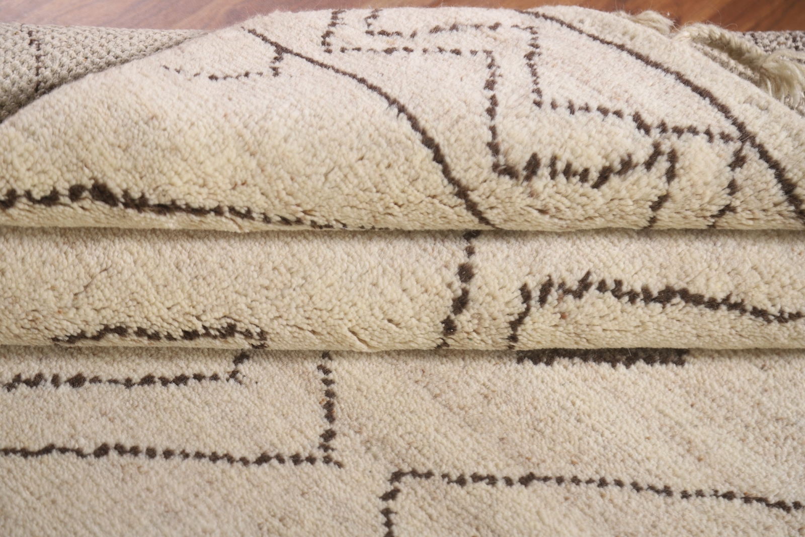 Modern Handmade Luxury Hand-Knotted Moroccan Wool Accent Rugs 5×8 ft