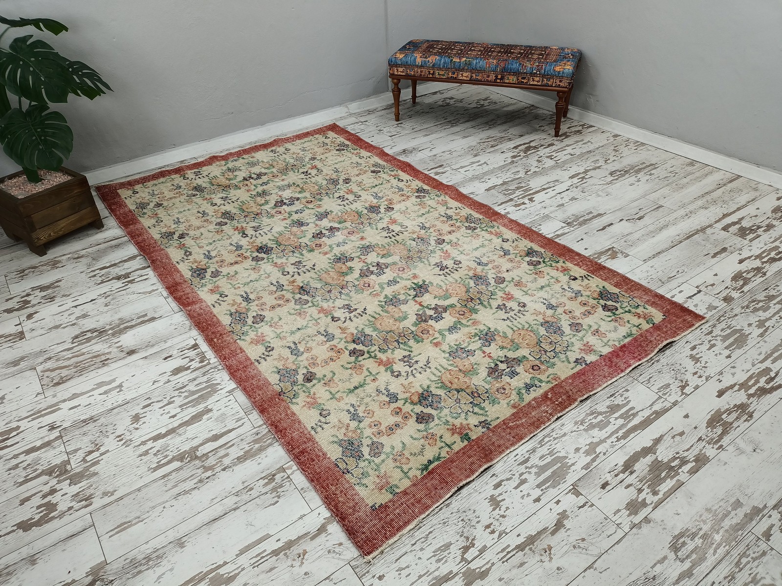Handmade Turkish Rug Vintage Summer Theme Boho Decor 5.5×9.3 Ft VT5193