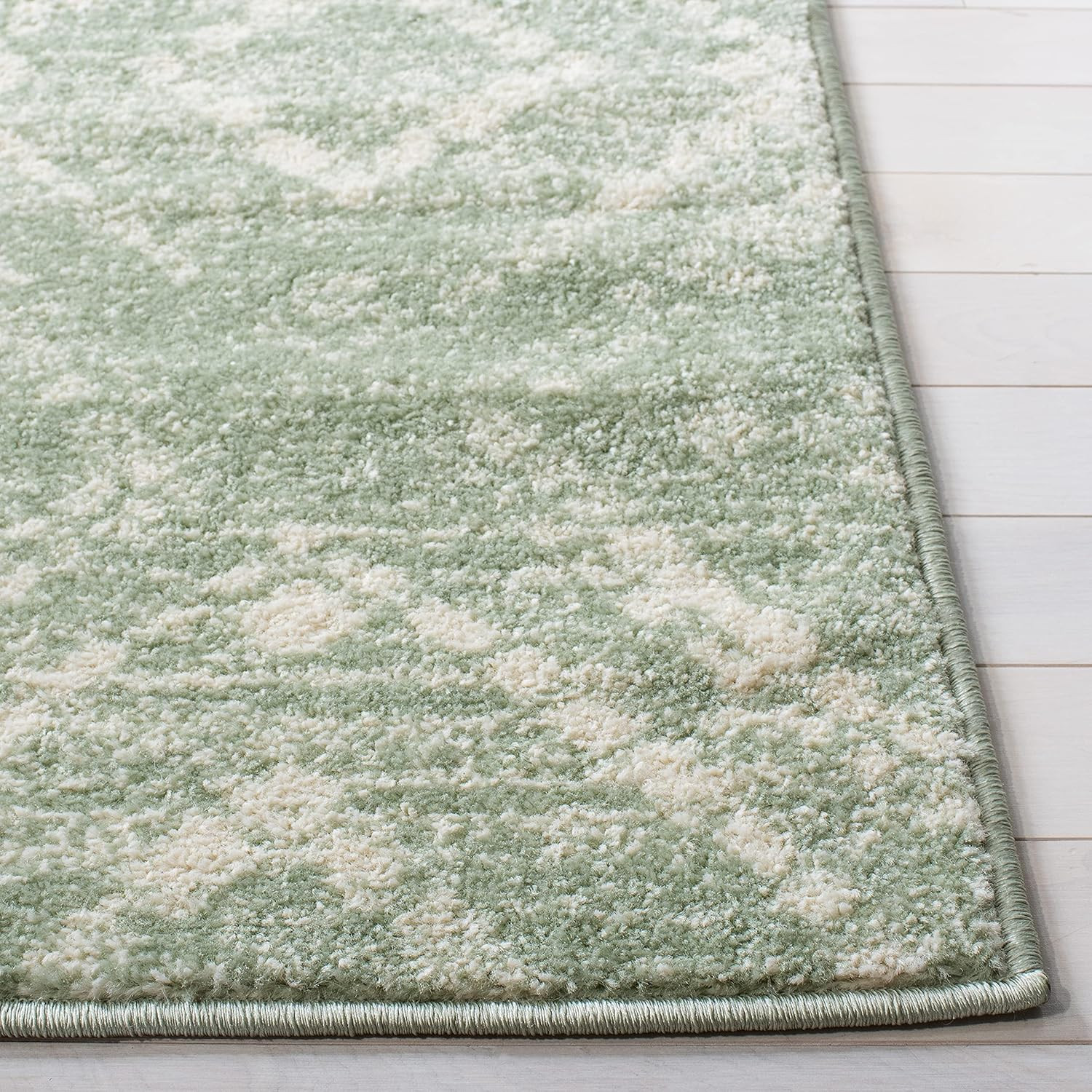 Adirondack 10′ x 14′ Area Rug – Ivory & Green Modern Diamond Design