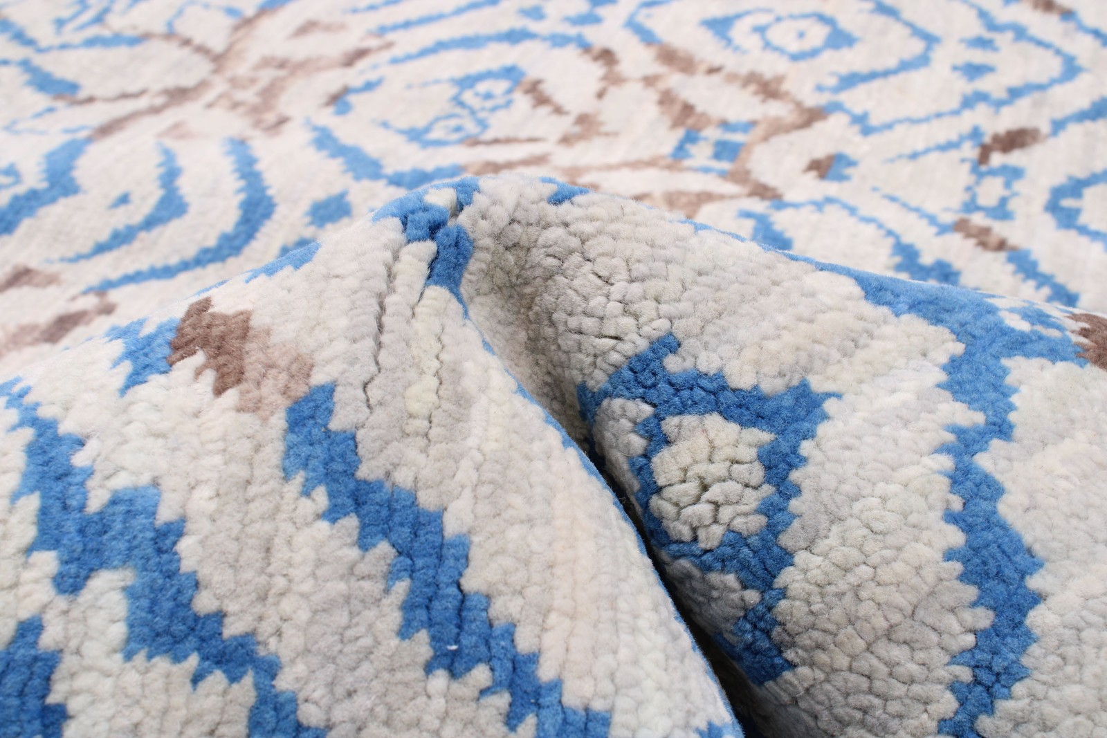 Traditional Hand-knotted Carpet 8’11” x 11’10” Wool Oriental Area Rug