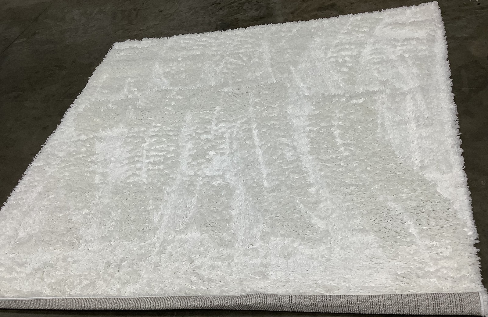 WHITE 6′-7″ x 6′-7″ Back Stain Rug, Reduced Price 1172682310 AUG200A-7SQ