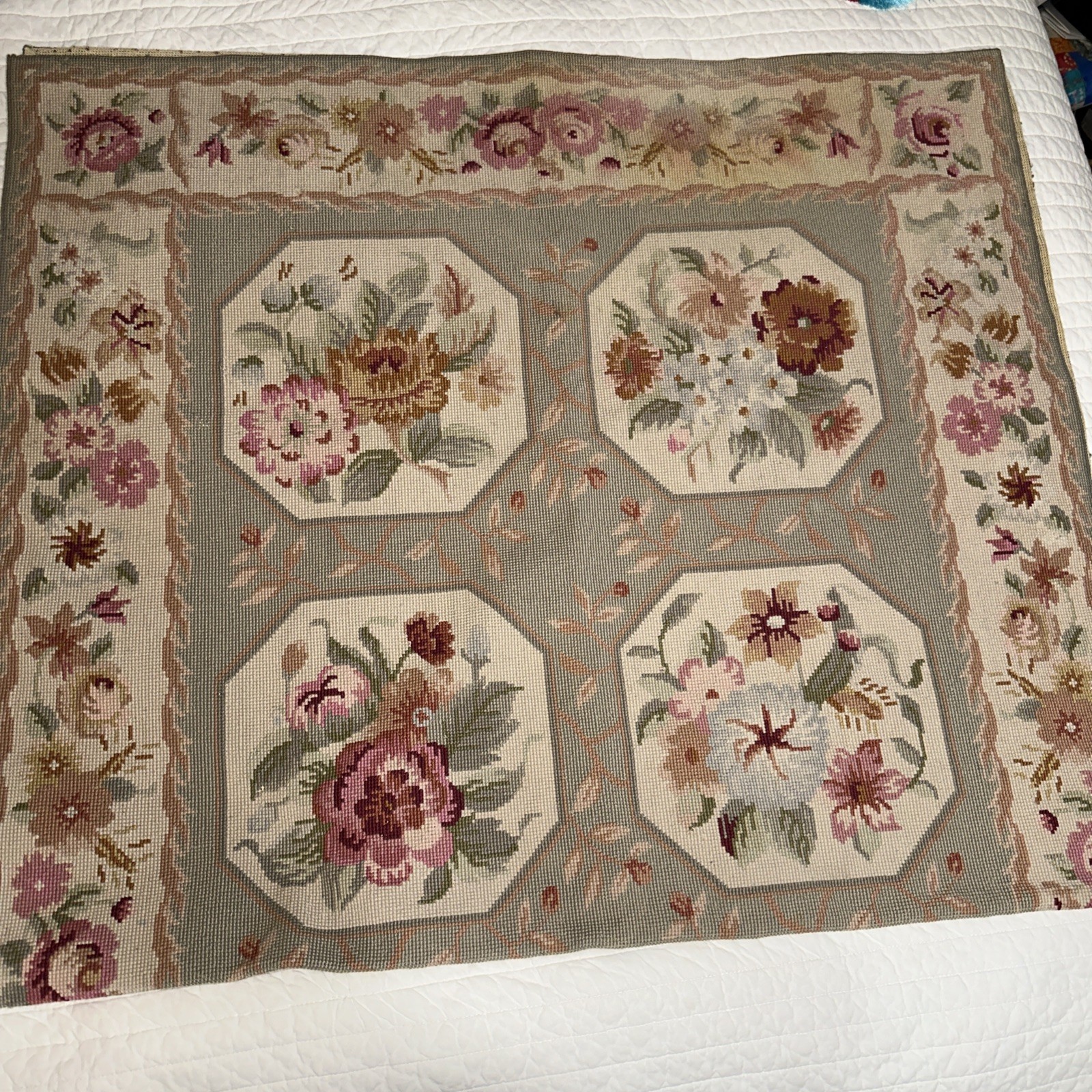 Vintage French Style Aubusson Pictorial Design Chain stitch Rug 35″ x 60read all