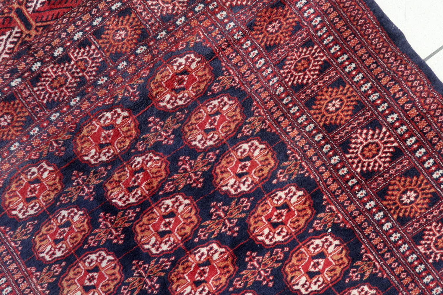 Handmade Vintage Uzbek Bukhara Rug 5′ x 8.3′ (153cm x 254cm) 1960s – 1С1151