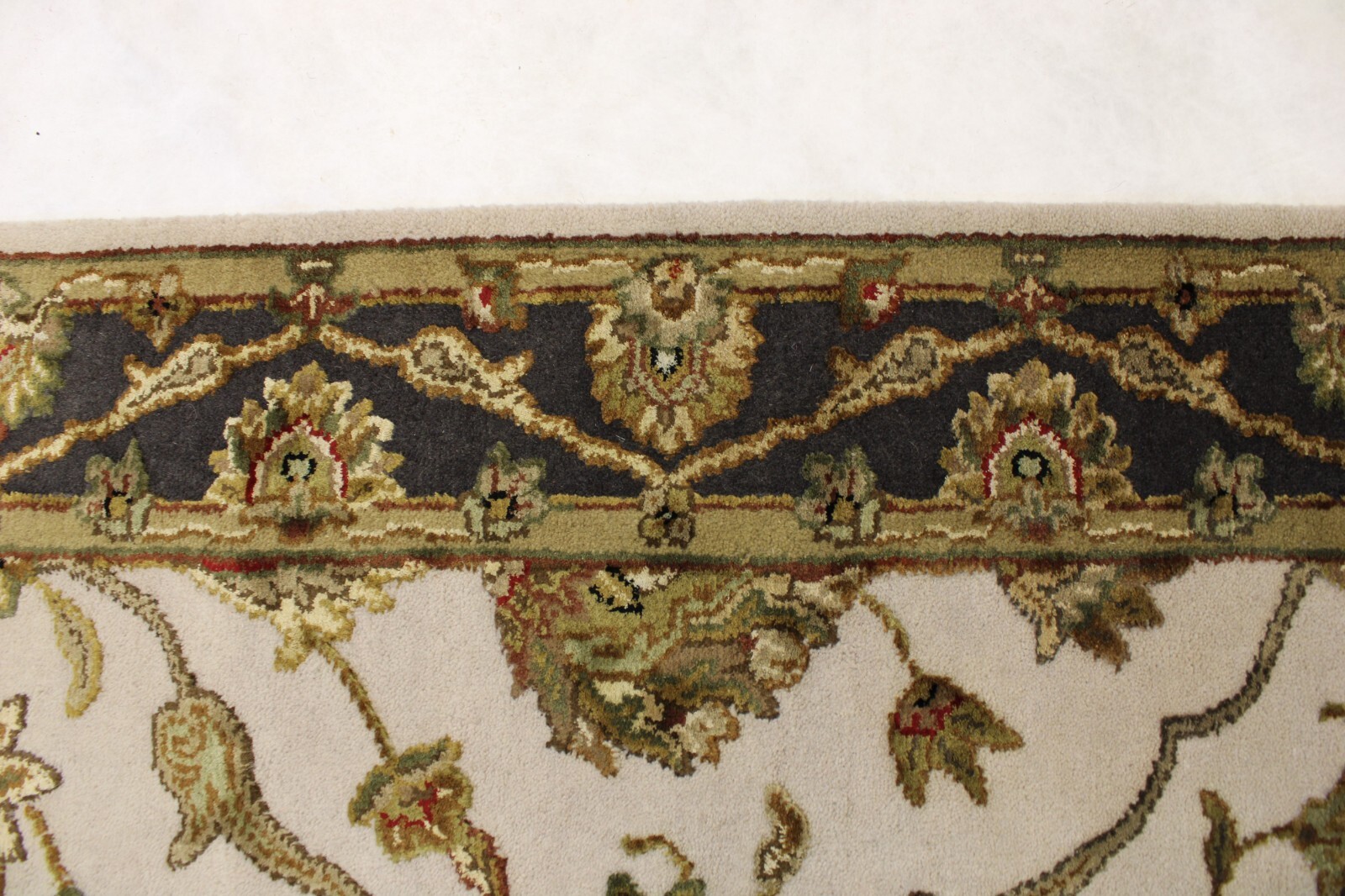 2’6″ x 12’2″ ft. Silk Flower Vegetable Dye Hand Knotted Traditional Runner