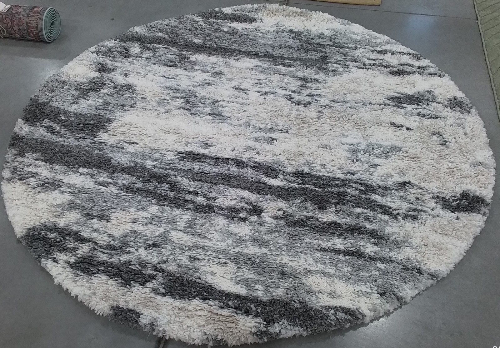 GREY / IVORY 6′-7″ x 6′-7″ Flaw in Rug, Reduced Price 1172794603 FNT853G-7R