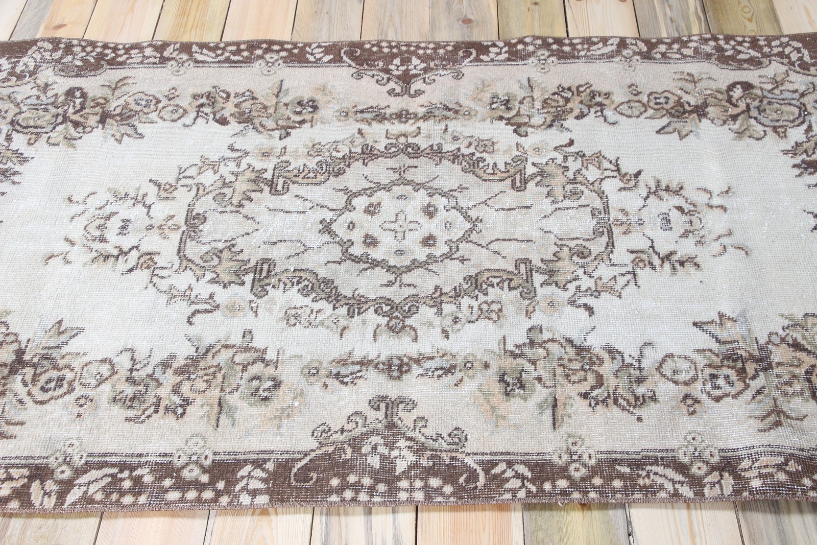 Vintage 3,8×6,7 ft Rug, Turkish Area Rug, Brown Floral Rug