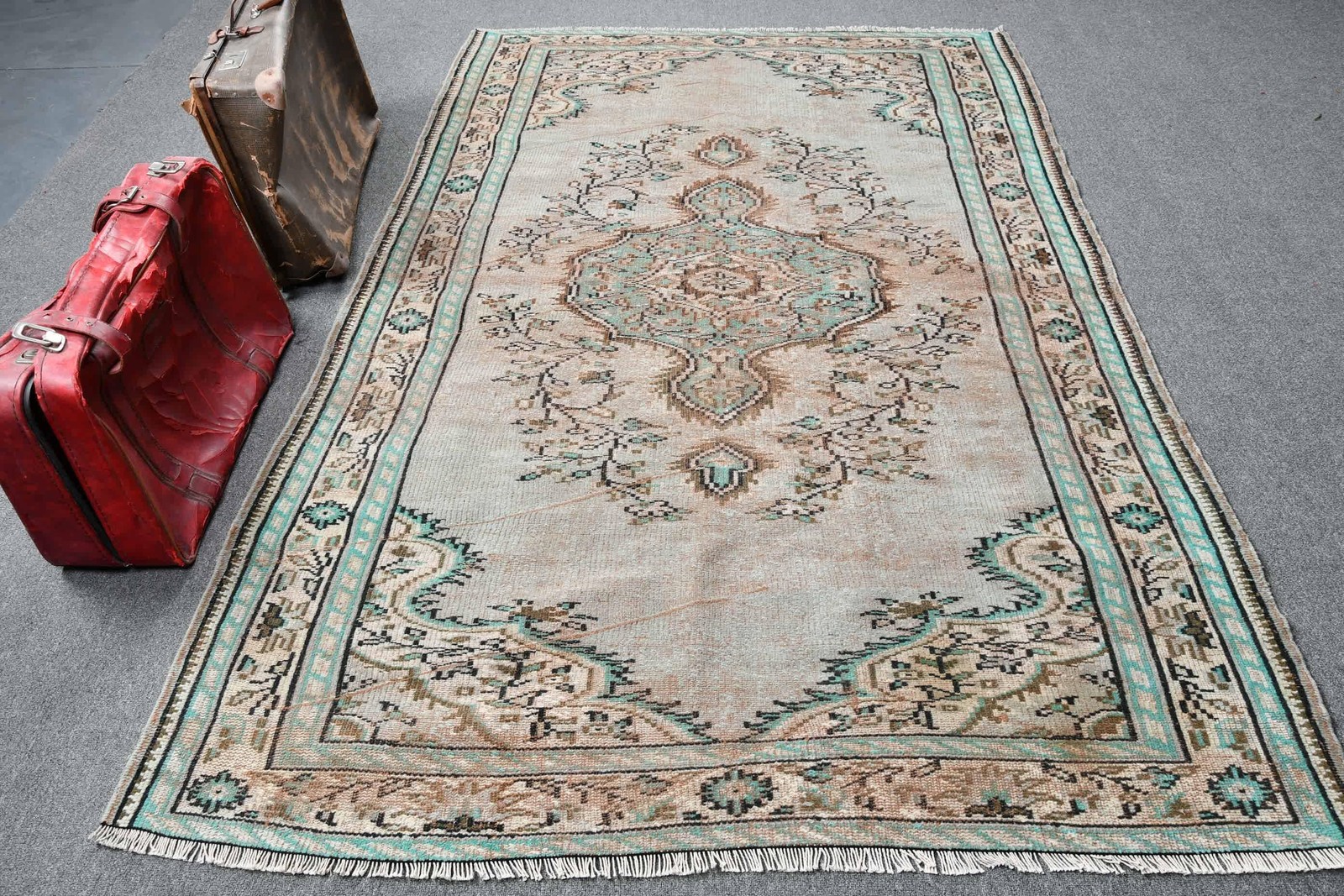 Vintage Turkish Rug 5,4×8,1 ft, Blue Large Moroccan Wool Rug