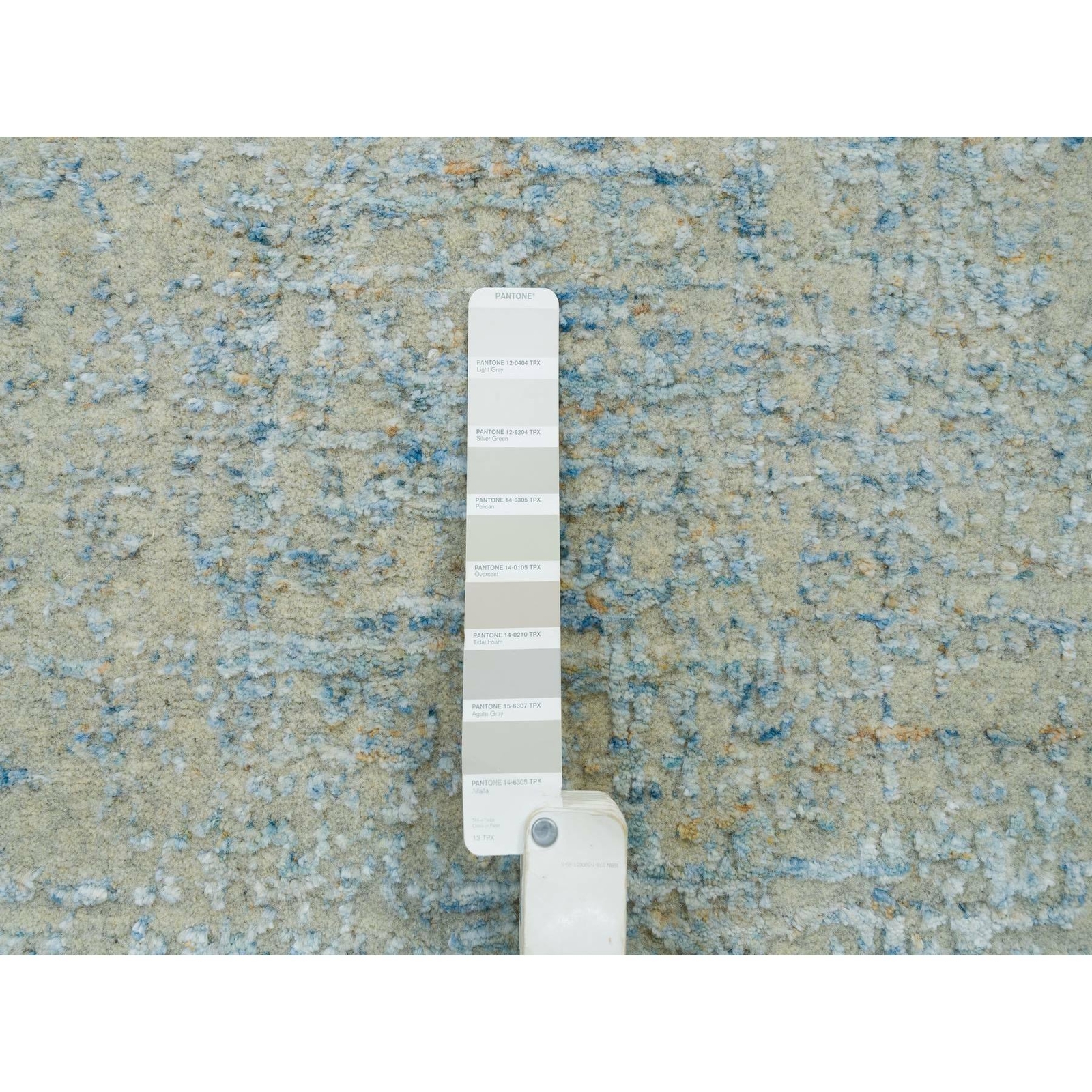 2’6″ x 12′ Gray Modern Jacquard Hand Loomed Wool and Silk Runner Rug R65193