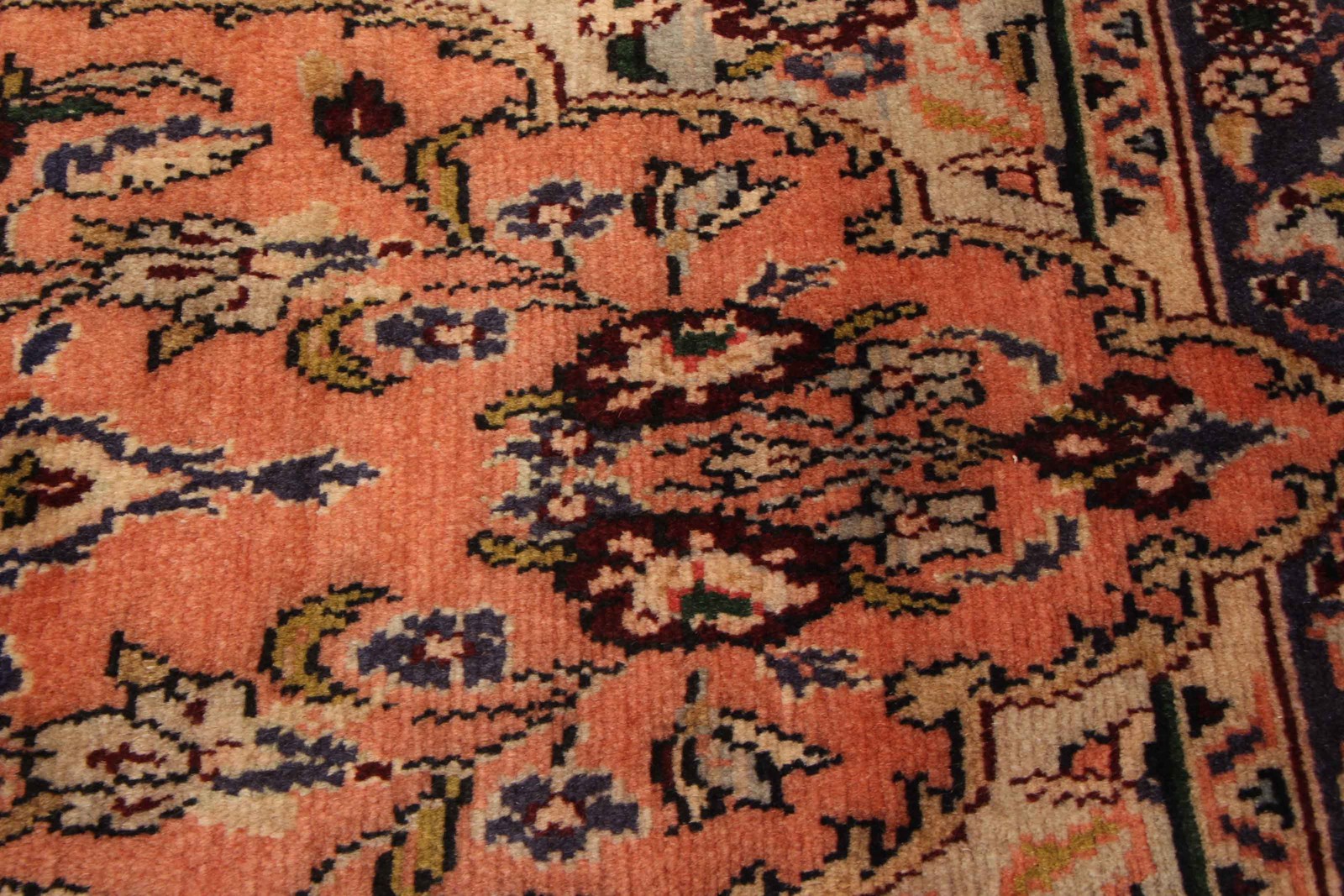 Vintage 2’4″ x 5’4″ Traditional Hand Knotted Vegetable Dye Wool Area Rug
