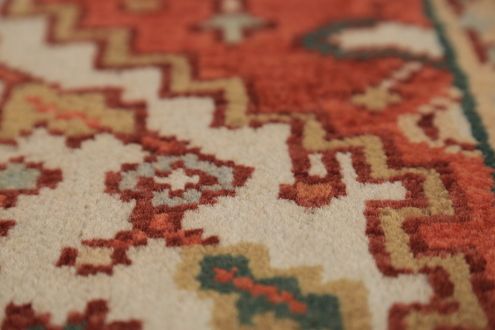 Heriz Serapi Ivory Hand-Knotted Indian Carpet in Wool 5′ 1″ x 3′ 0″
