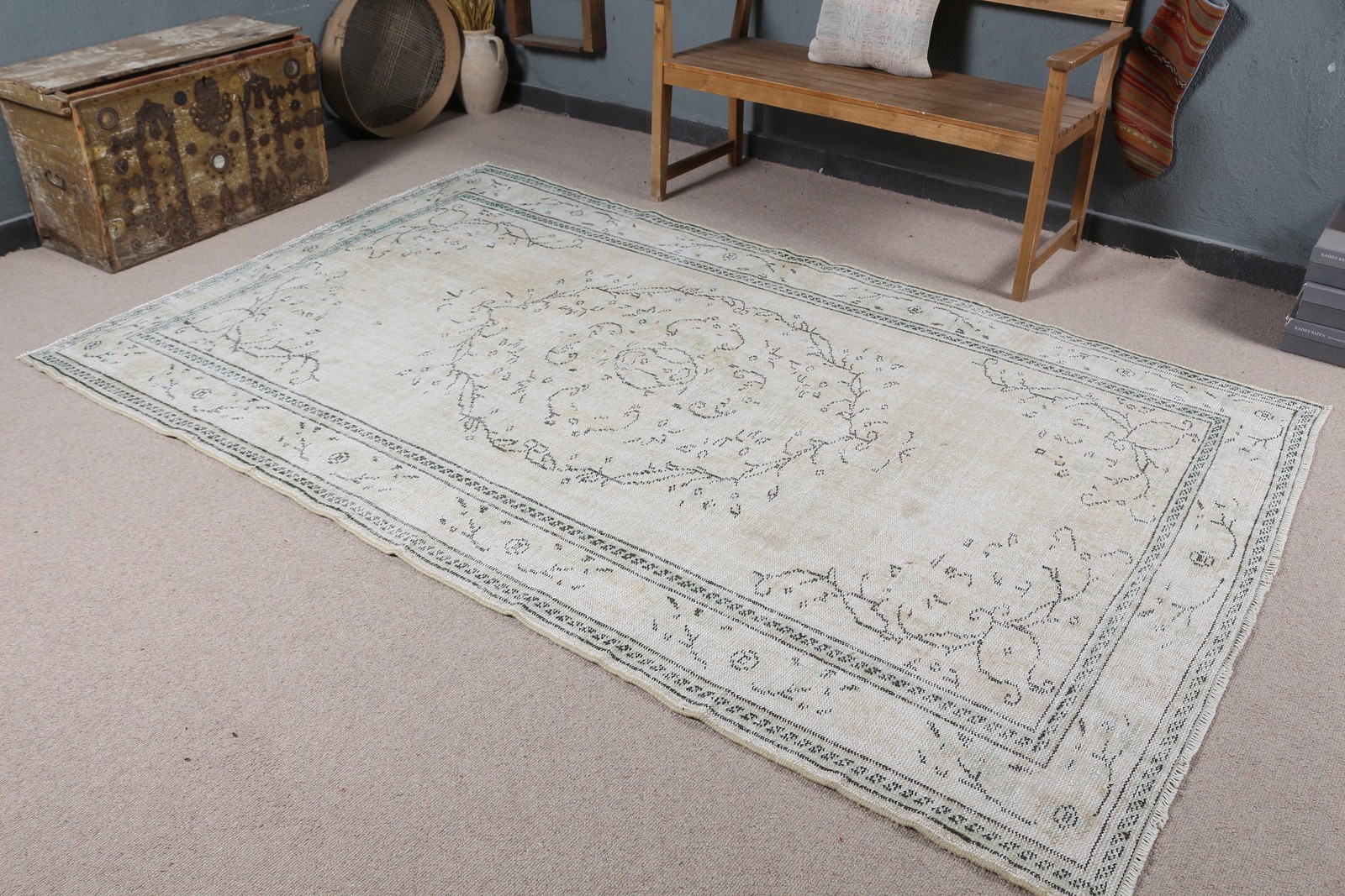 5,4×8,7 ft Vintage Turkish Rug, Large Rug, White Wool Rug
