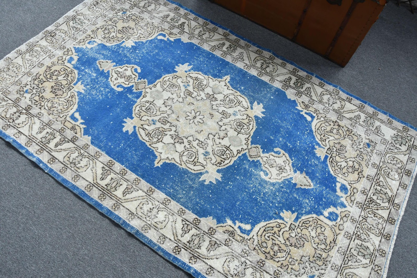 Turkish Vintage Rug, 3,9×6,46 ft Rug, Blue White Ombré Wool Rug