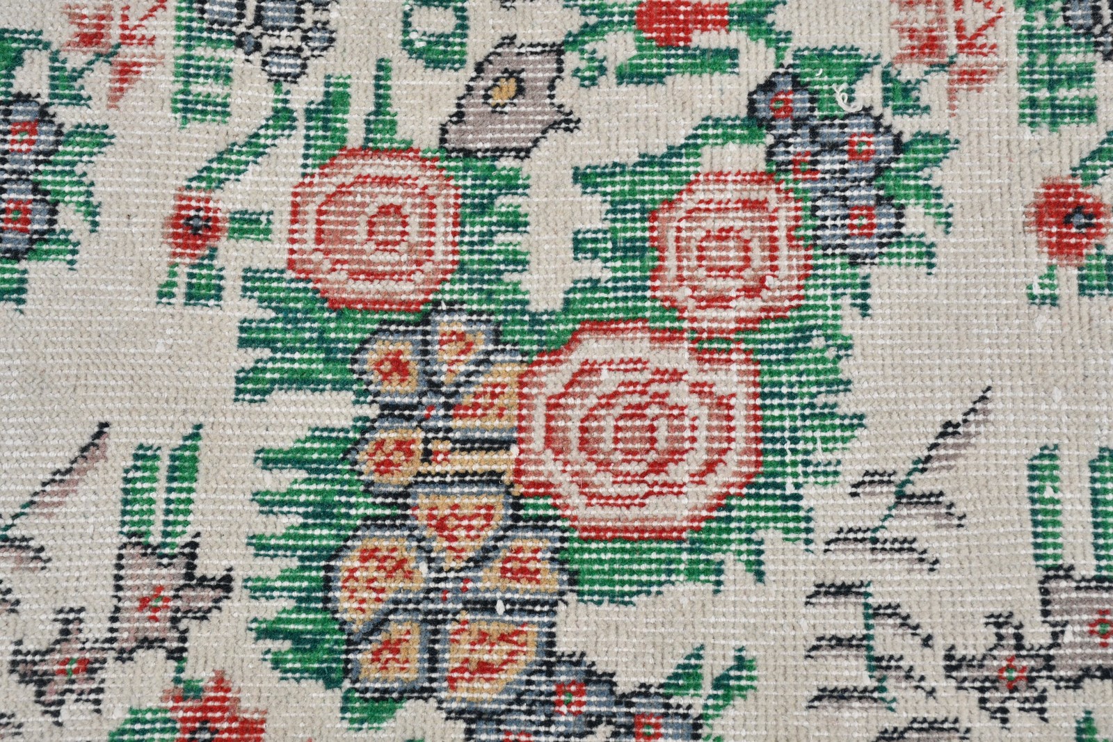 Vintage Turkish Area Rug 3,8×6,8 ft, Green Red Camouflage Wool Rug