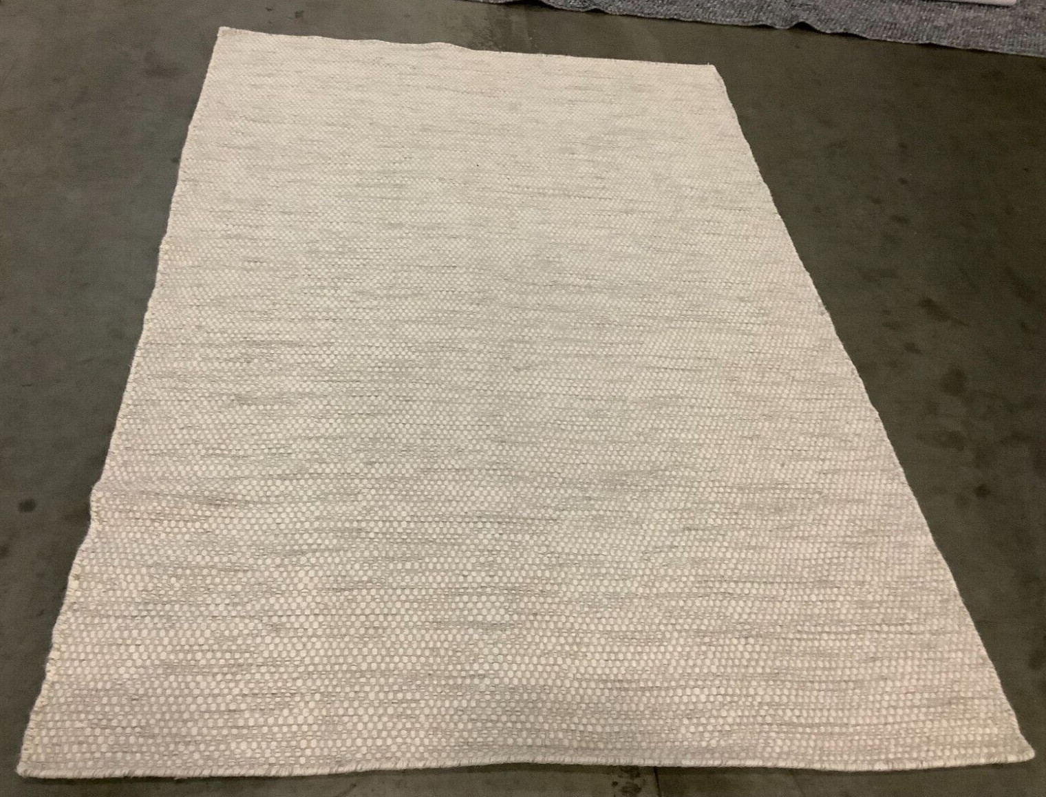 IVORY / LIGHT GREY 5′ X 8′ Flaw in Rug, Reduced Price 1172665064 NAT975G-5