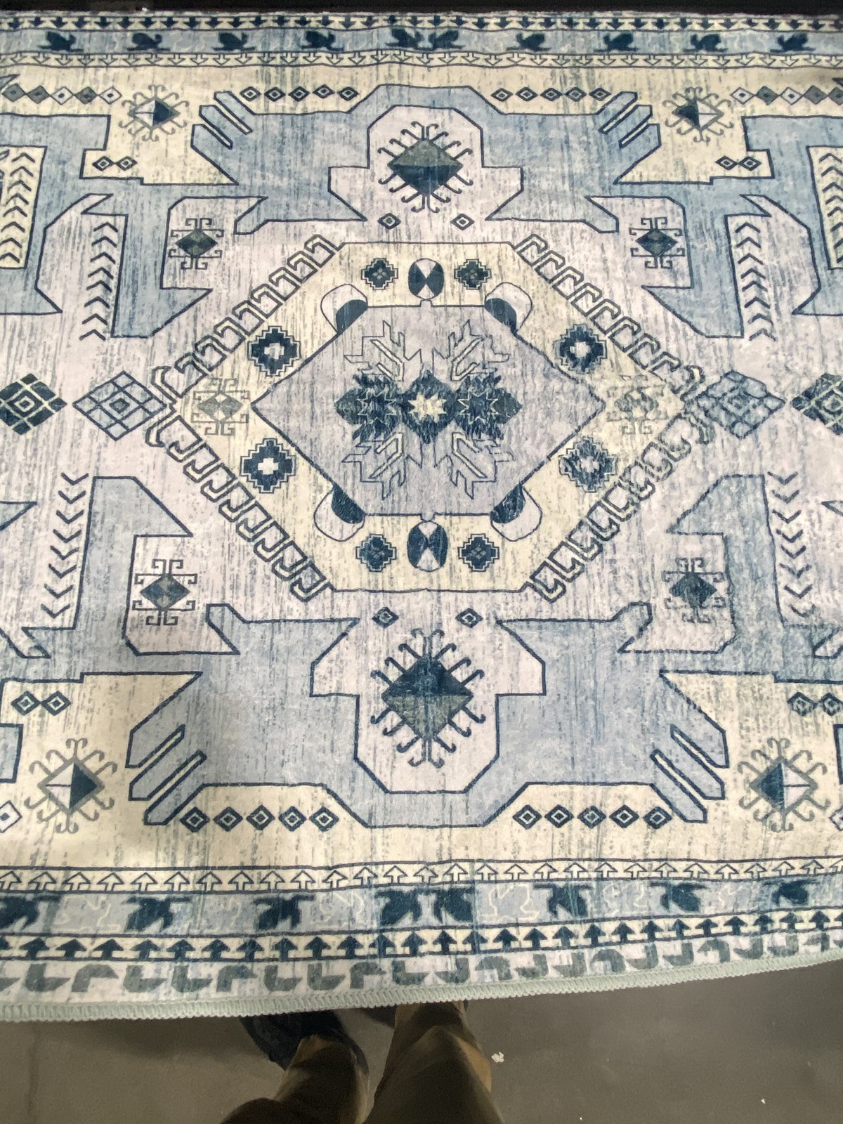 KATHY IRELAND HOME FLANNEL PLUSH AREA RUG 36X60 3FT X 5FT – BLUE/WHITE/BEIGE