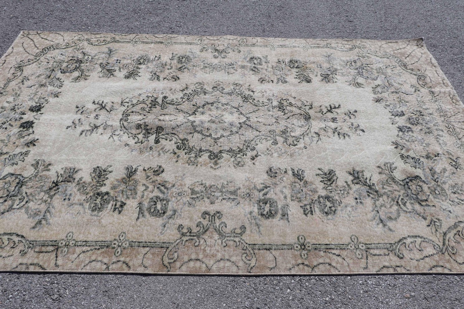 Vintage Large Rug 5,4×8,8 ft, Gray Camouflage Turkish Wool Rug