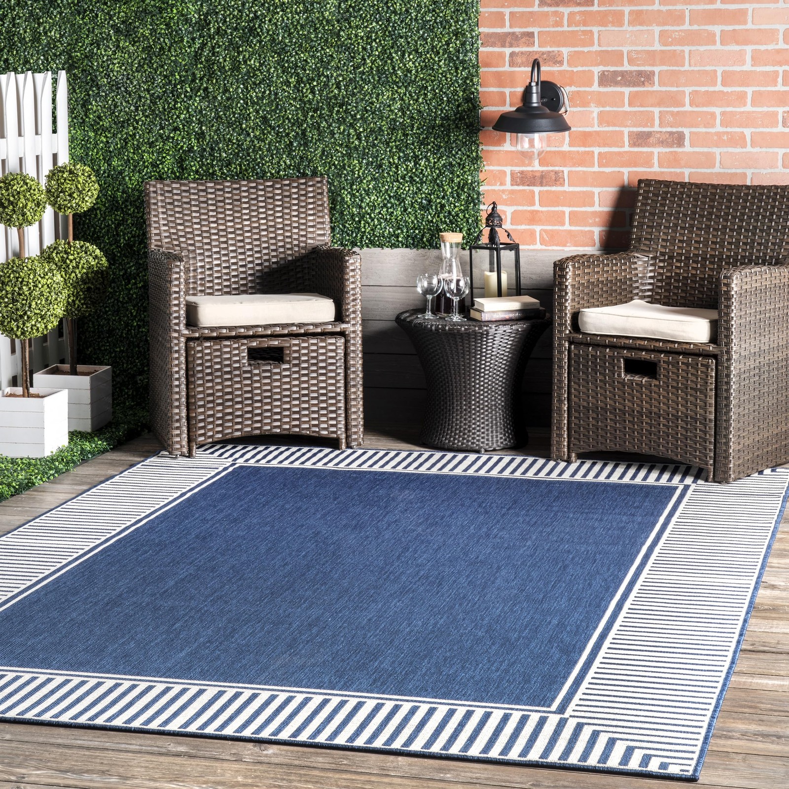 Asha Navy/Ivory, 4′ x 6′, Casual, Striped Border, Soft and Cozy, High Traffic…