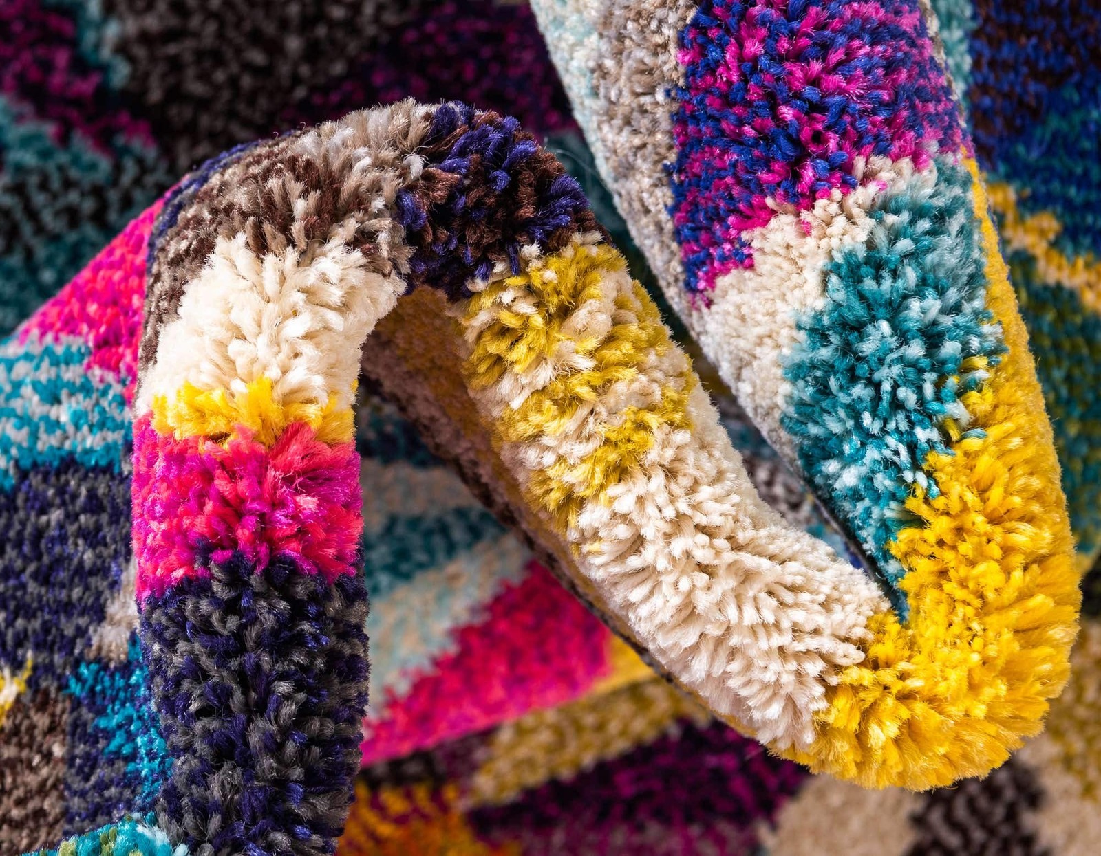 Unique Loom Estrella Collection Geometric Triangles Bright Colors Abstract
