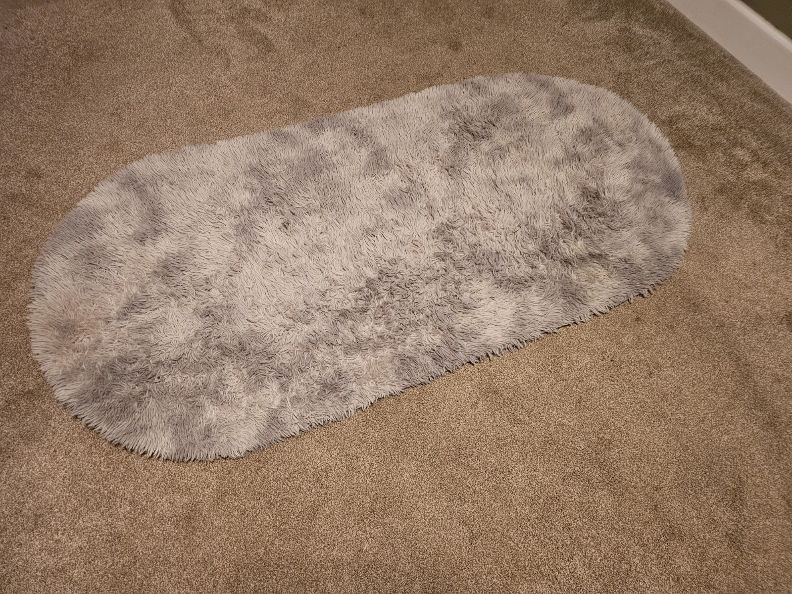 Shag Gray and White Area Rug 3×5 Ft Rounded Rectangular