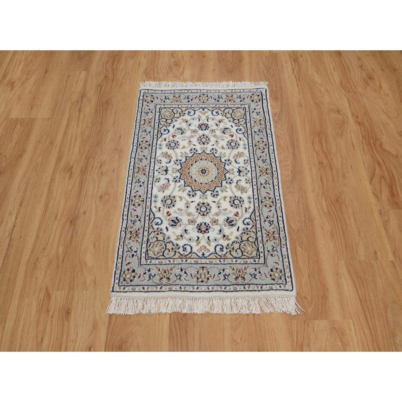2’1″x3’2″ Ivory Nain with Flower Design Hand Knotted Wool & Silk Mat Rug 92123