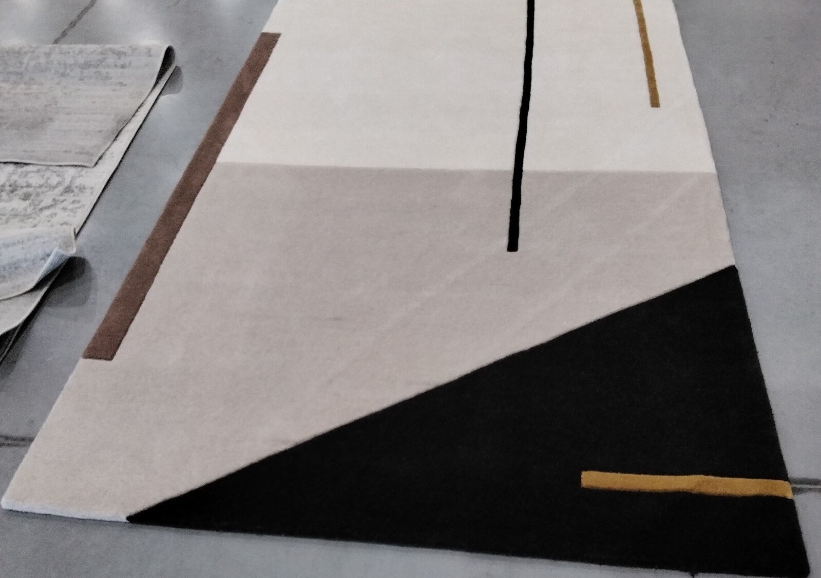 IVORY / BLACK 5′ X 8′ Pressed Pile Rug, Reduced Price 1172753723 FTV110A-5