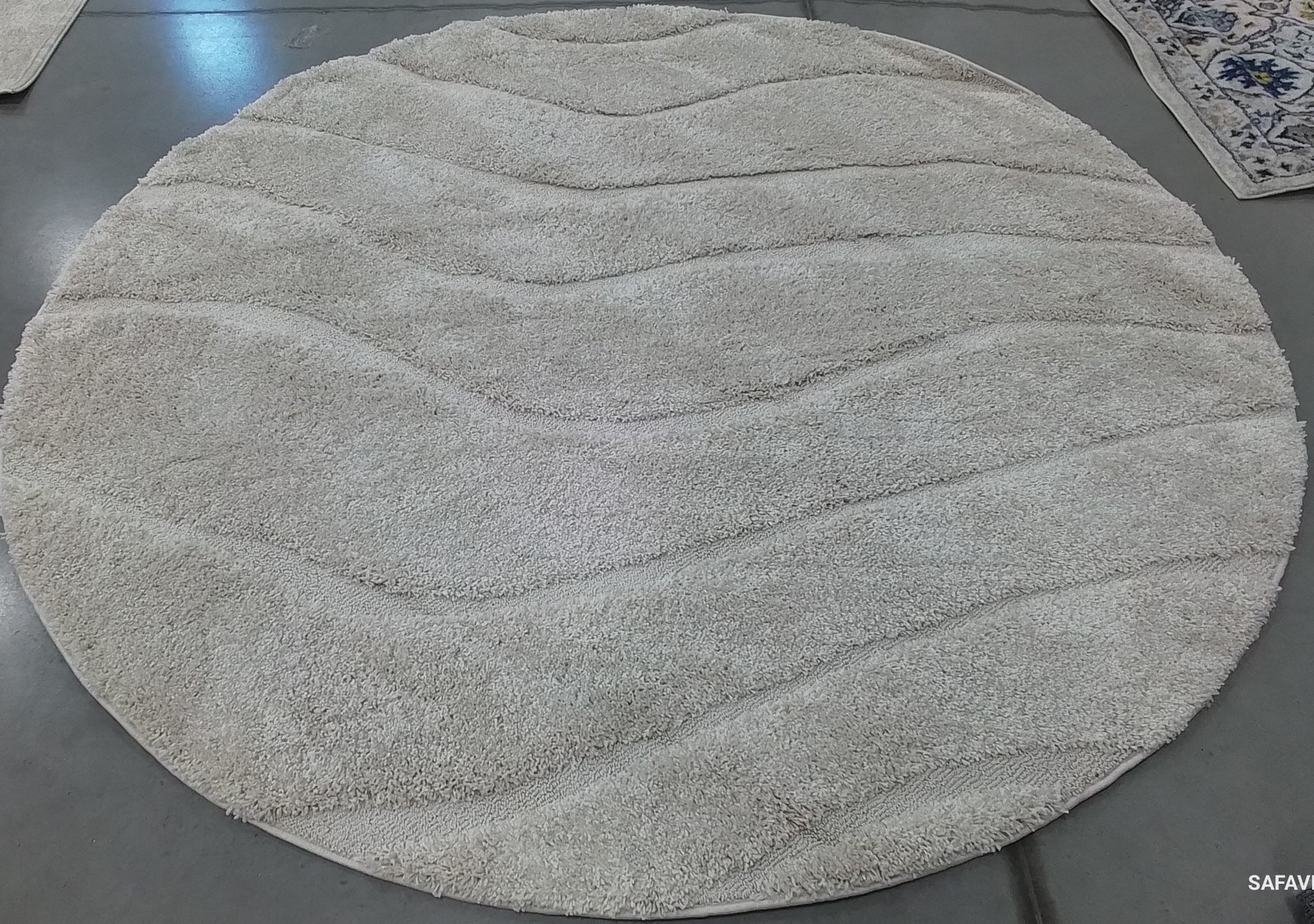 CREME / CREME 6′-7″ x 6′-7″ Flaw in Rug, Reduced Price 1172804316 SG472-1111-7R