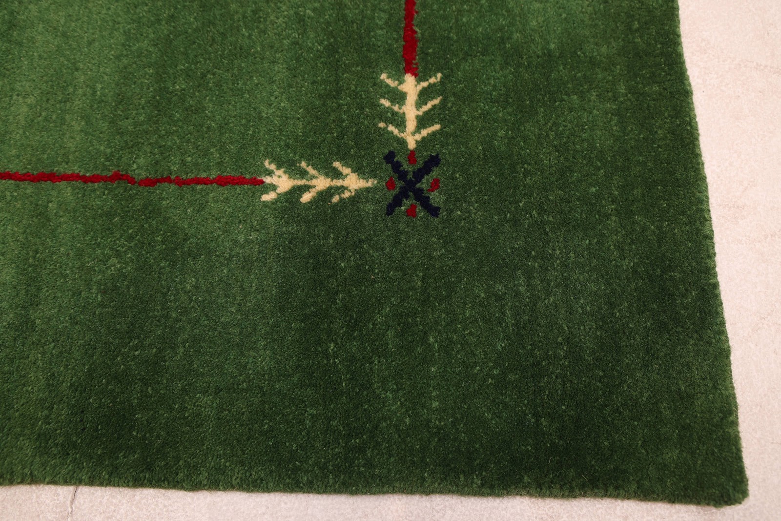 Hand loomed Area Rug 4’11” x 7’10” Traditional Wool Oriental Carpet