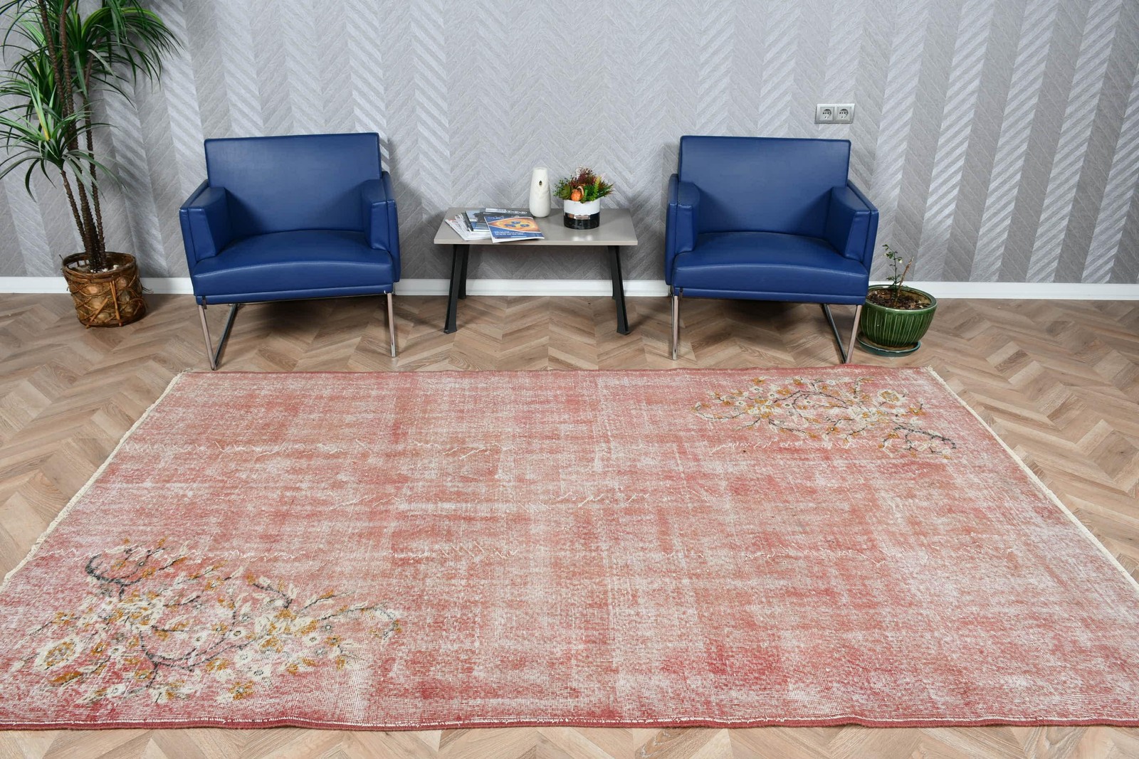 Turkish Vintage Large Rug 5,7×9,2 ft (174×280 cm), Red Solid Rug