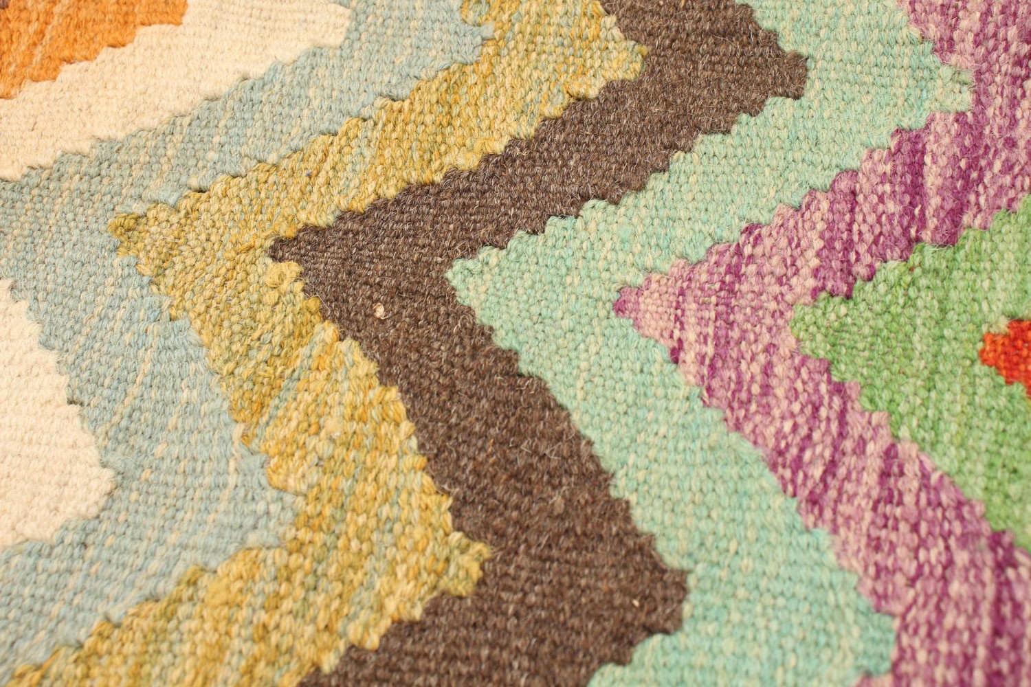 Vintage Hand Woven Turkish Carpet 5’1″ x 6’7″ Traditional Wool Kilim Rug