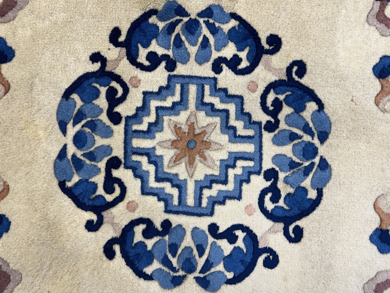 3’1”x5’2” Hand-Knotted Wool Oriental Area Rug – Medallion Carpet