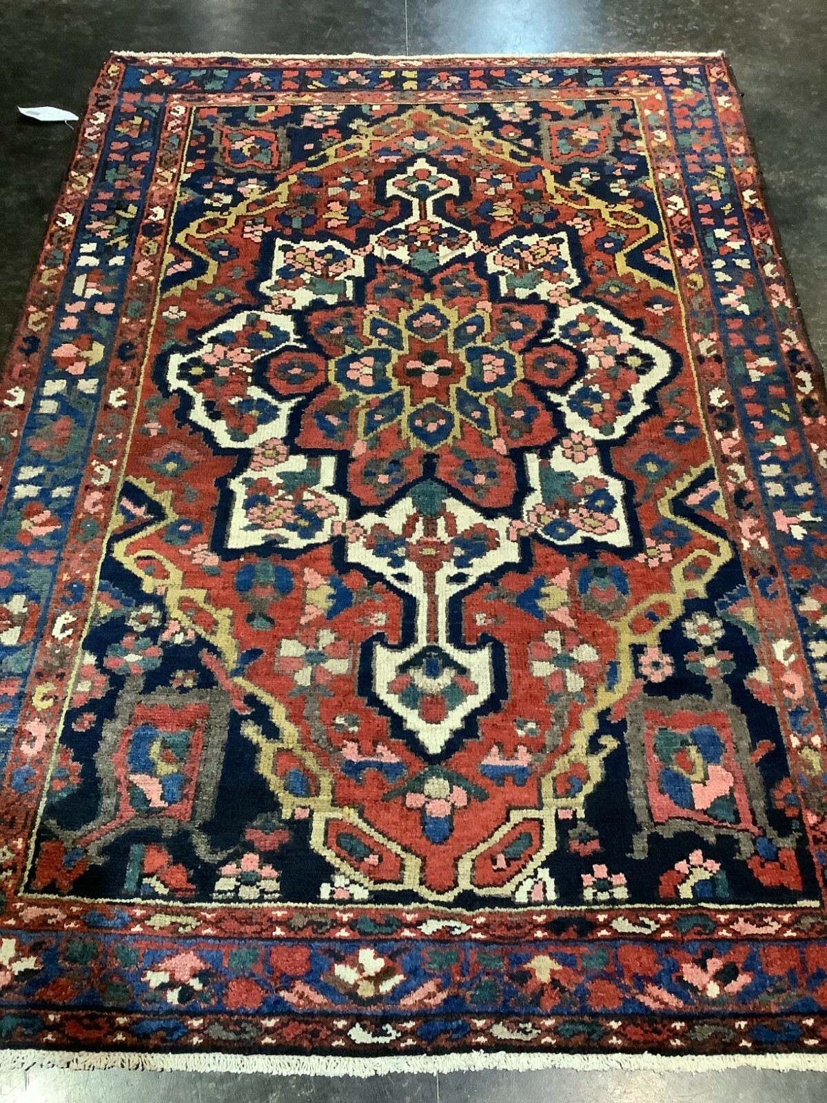 Vintage Antique BAKHTIYARI Area Rug Wool Hand-Crafted 4’7″x6’6″
