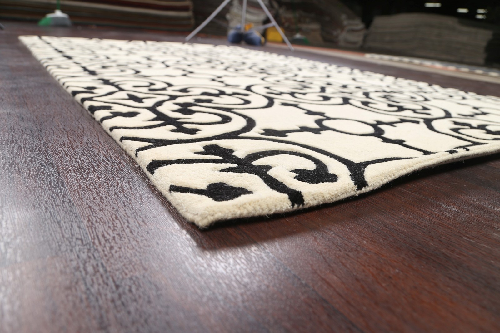Geometric Black and White Indian Hand-tufted Area Rug Wool 5×8 ft