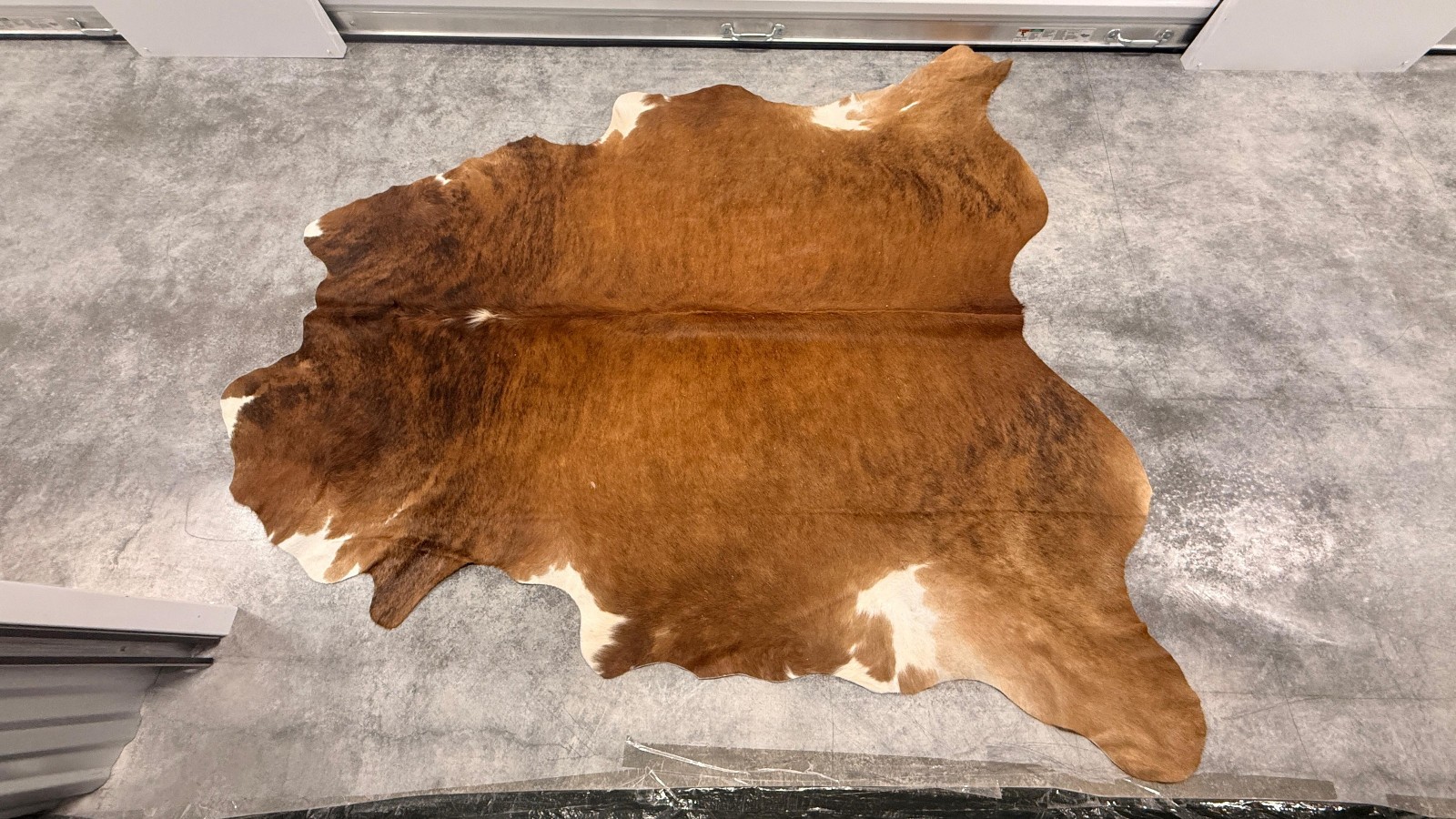 Cowhide Rug Brindle Tricolor 71″x71″ (5.9×5.9 ft) | Rustic Interior Accent #005