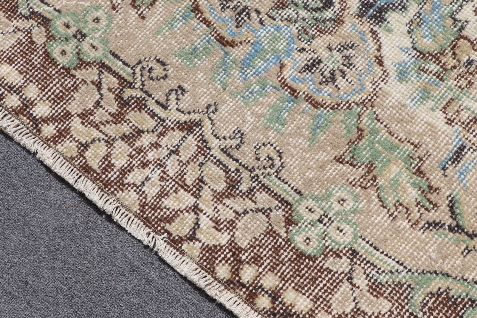 Vintage Turkish Rug, Large 5,5×9,3 ft (168×282 cm) Rug, Brown Oriental Wool Rug