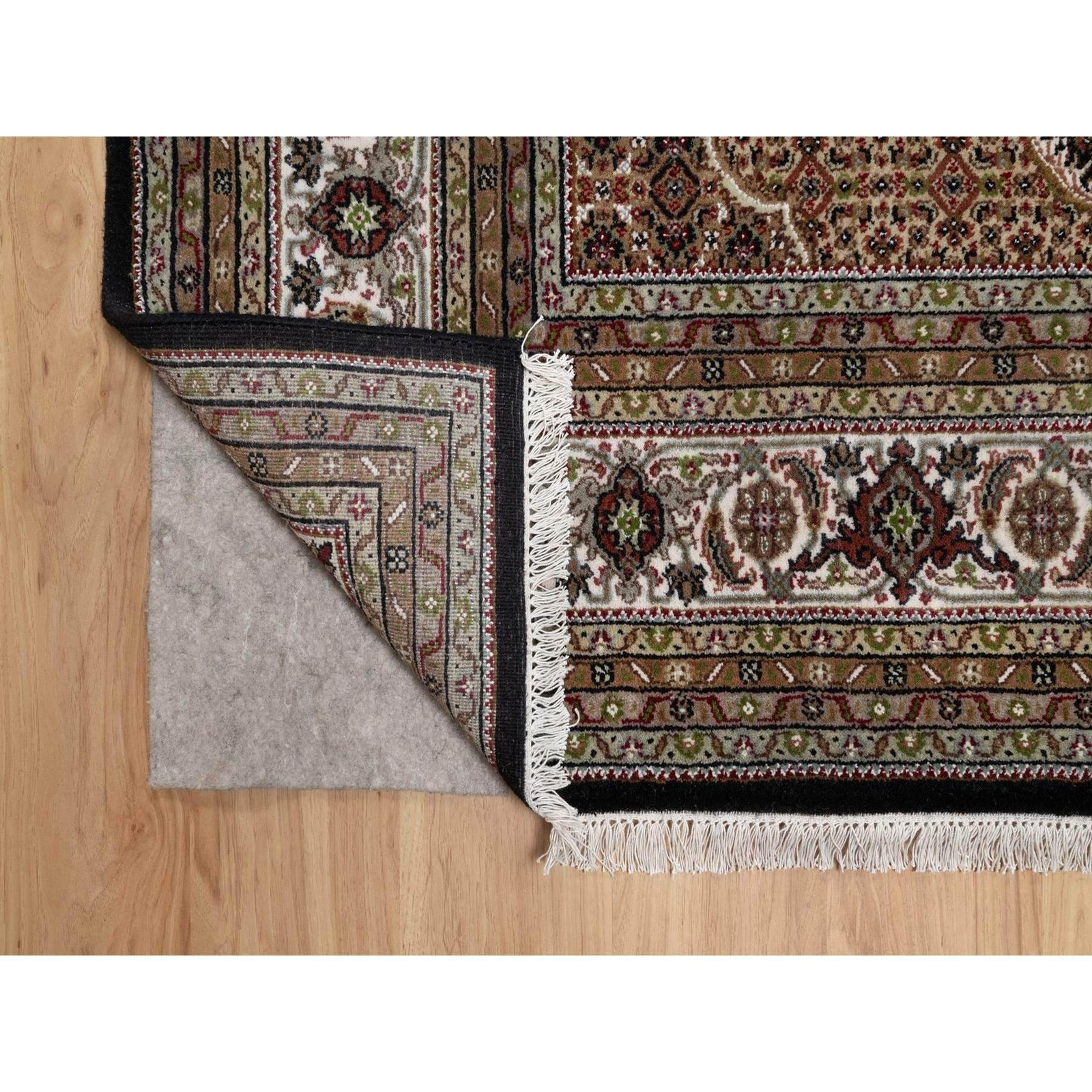 8’x8′ Black Hand Knotted Rug Tebraz Mahi with Medallion Design Wool Square 91988