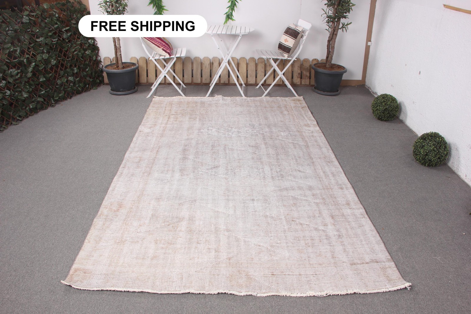 Vintage Large Rug 5,4×9,2 ft, Turkish Beige Check Wool Rug