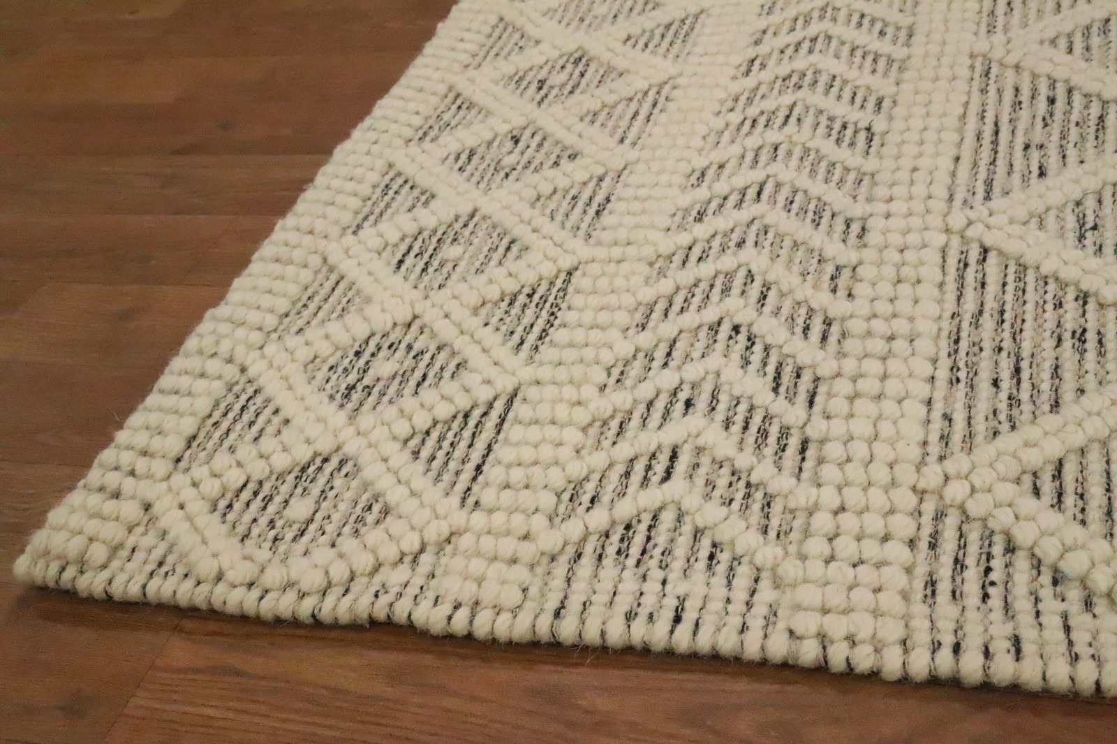 Ivory Wool Gotti Design Modern Rug 5×7 Contemporary Handmade Diamond Carpet
