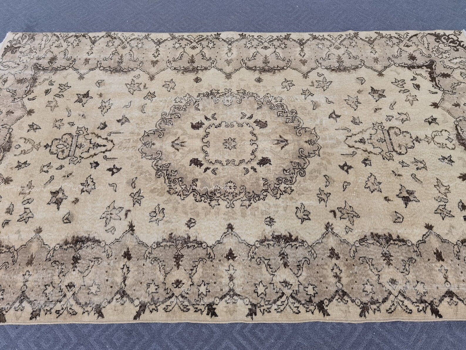 Neutral Floral Oushak Area Rug 6×9 Vintage Turkish Cream Gray Black Modern