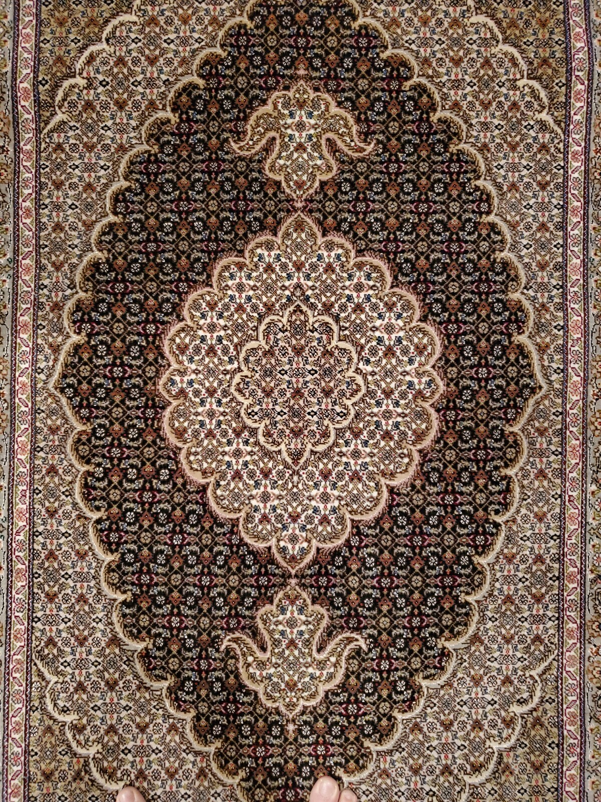 REDUCED!! Wool and silk Oriental Carpet Collectors select