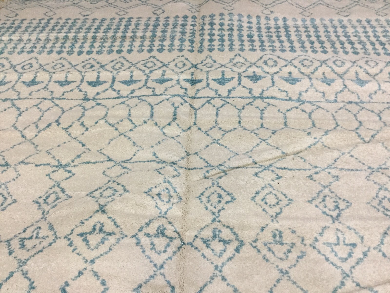 IVORY / TURQUOISE 10′ X 13′ Back Stain Rug, Reduced Price 1172635096 TUL229P-10